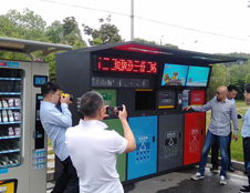 德瀾仕智能垃圾箱分類精細(xì)、模式高端，已成功覆蓋400余城